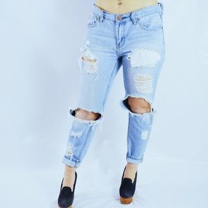 SOLD Slim Distressed Boyfriend Jeans SIZE 28